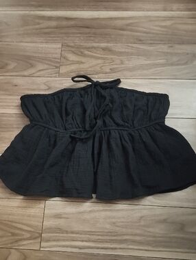 🔥Black Strapless Ruffle Crop Top